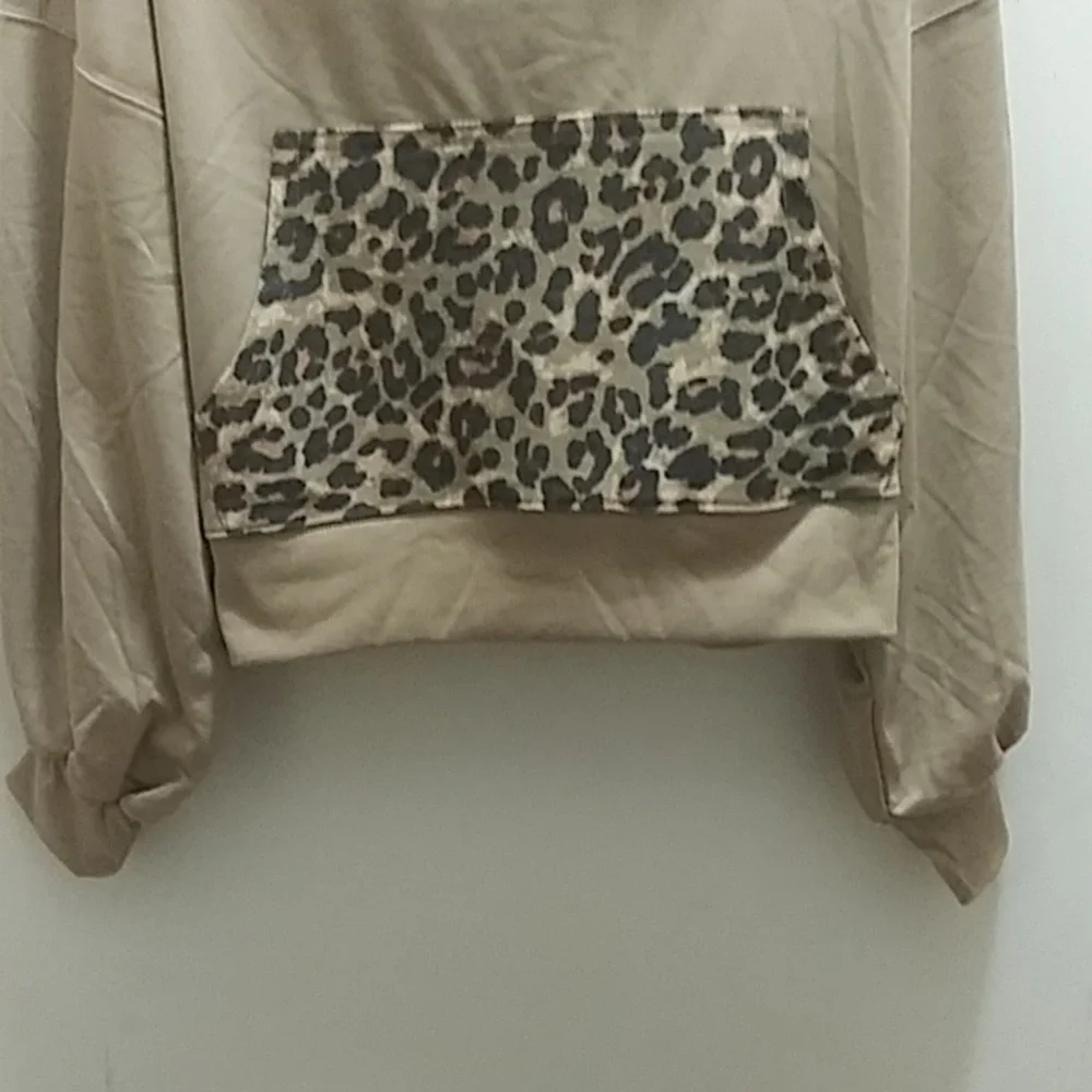 Zenana women's crop top sweater size L